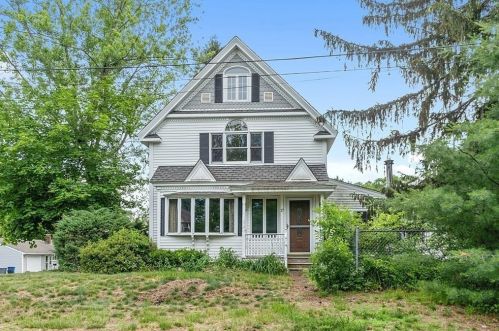 17 James St, Lawrence, MA 01843-1937