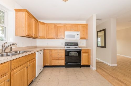 85 Kenberma Rd, Worcester MA 01604-3951 exterior