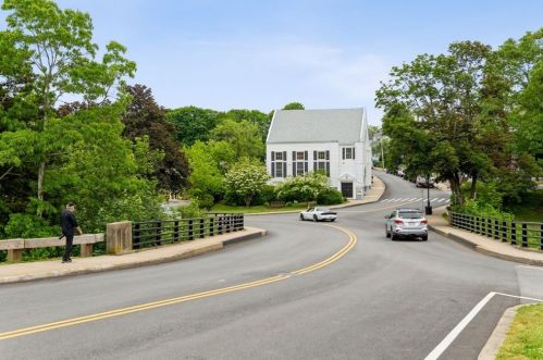 15 Margerie St, Plymouth MA 02360-3946 exterior