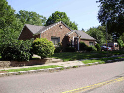 560 Parker St, Newton, MA 02459-2975