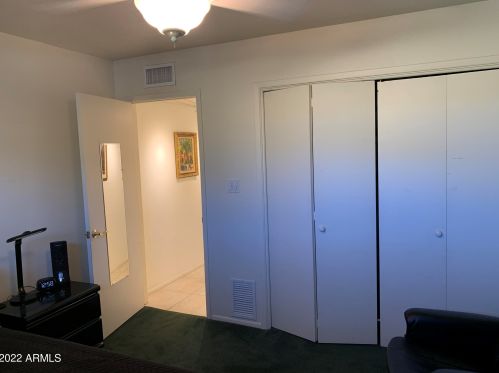 14052 Canterbury Dr, Phoenix AZ 85023-6211 exterior