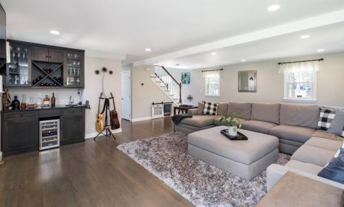 27 Plantation Rd, Plymouth, MA 02360-4725