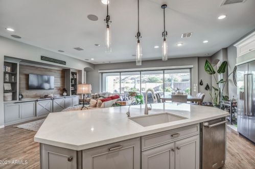 7911 30th Way, Phoenix AZ 85016-8927 exterior