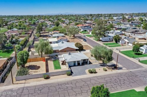 1701 Clarendon Ave, Phoenix AZ 85018-5209 exterior