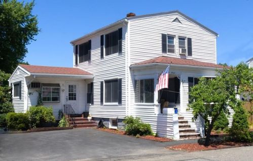 4 Hill St, Peabody, MA 01960-6318