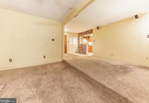 247 King St, West Deptford NJ 08096-2229 exterior