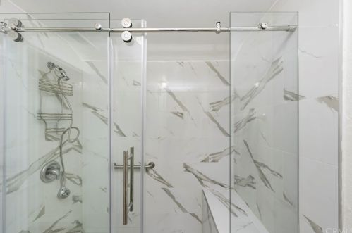 6 Palamedes, Irvine CA 92604-1930 exterior