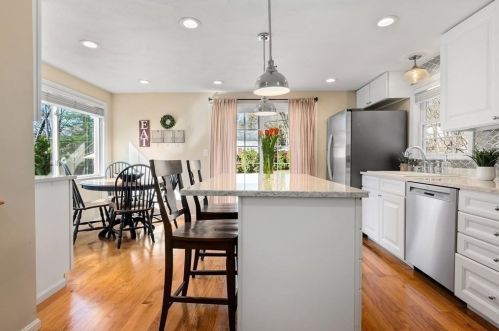 277 Haverhill St, North Reading MA 01864-1452 exterior