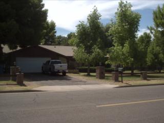 3921 Paradise Ln, Phoenix, AZ 85053-3728