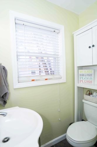 81 Cherry Tree Ln, New Bedford MA 02740-1826 exterior