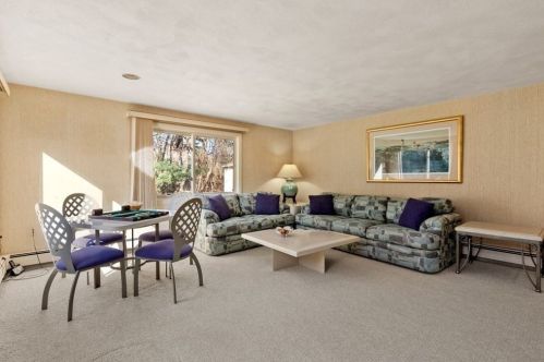 60 Gary Rd, Needham MA 02494-2417 exterior