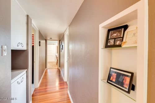 2145 Clarendon Ave, Phoenix AZ 85031-3142 exterior