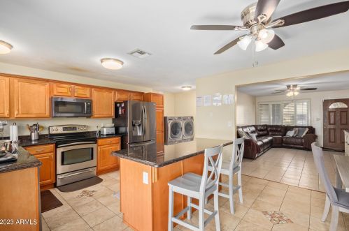 4115 Alta Vista Rd, Phoenix AZ 85041-4916 exterior