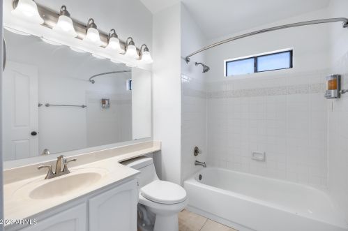 1944 Behrend Dr, Phoenix AZ 85027-3834 exterior