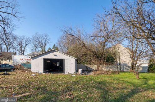 1776 Delsea Dr, West Deptford, NJ 08096-3625