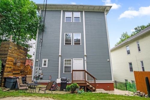 67 Catharine St, Worcester MA 01605-2708 exterior