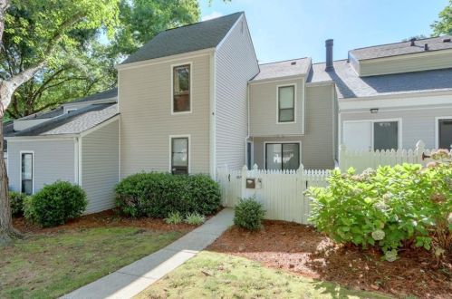 2625 Meadowlawn Dr, Marietta, GA 30067-6609