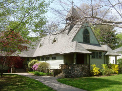 1135 Walnut St, Newton, MA 02461-1242