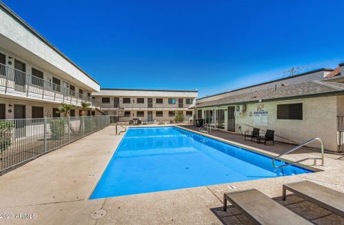 18202 Cave Creek Rd, Phoenix AZ  85032-1004 exterior