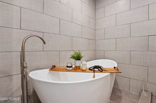 3036 Fawn Dr, Park City UT 84098-5368 exterior