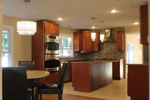 4 Yorkshire Dr, Lynnfield, MA 01940-1242