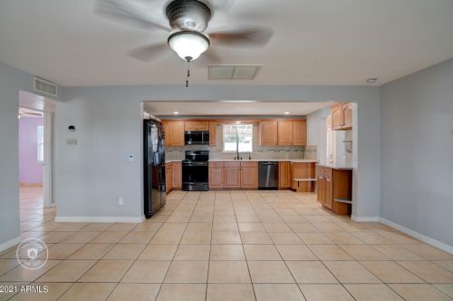 11041 18 Dr, Phoenix AZ 85007-2433 exterior