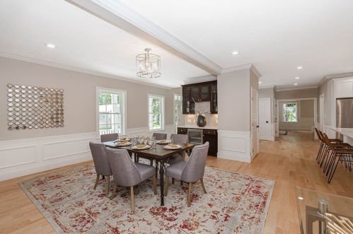 53 Lantern Ln, Arlington MA 02474-1806 exterior