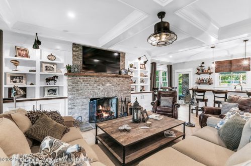 61 Winding Way, Little Silver NJ 07739-1720 exterior