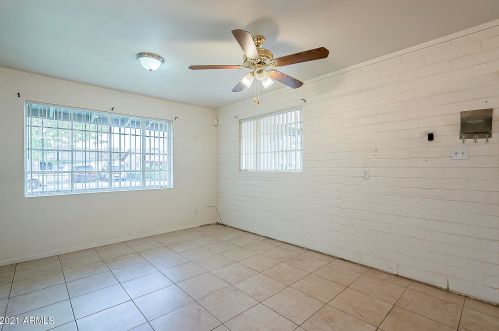 3910 Edgemont Ave, Phoenix AZ 85035-1533 exterior