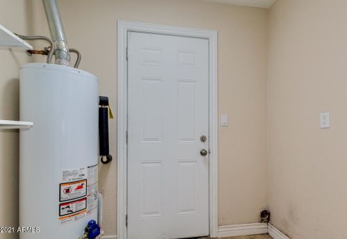 3202 Becker Ln, Phoenix AZ 85029-5140 exterior