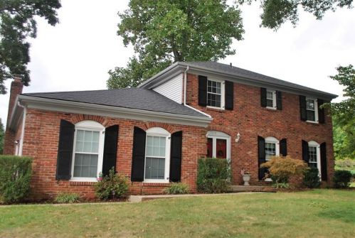 9018 Bingham Dr, Louisville, KY 40242-3311