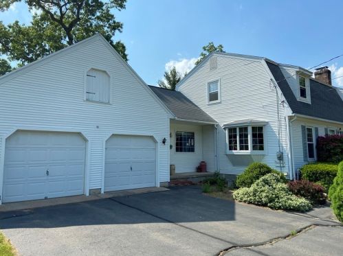 64 Colony Cir, Montgomery, MA 01085-4837