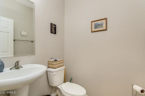 1344 Belmont Ave, Phoenix AZ 85021-6876 exterior