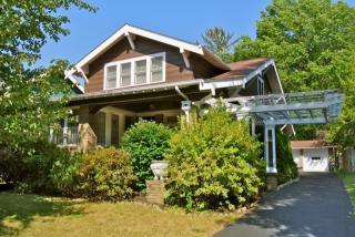 2069 Mckinley Ave, Cleveland, OH 44107-5430