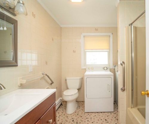 421 Britannia St, Taunton MA 02780-1853 exterior