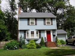44 Pierrepont Rd, Newton, MA 02462-1127