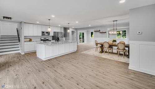 3575 Lakeshore Dr, Crown Point IN  46307-8933 exterior