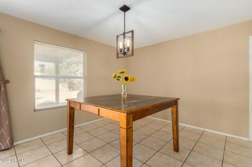 1102 Behrend Dr, Phoenix AZ 85050-3992 exterior