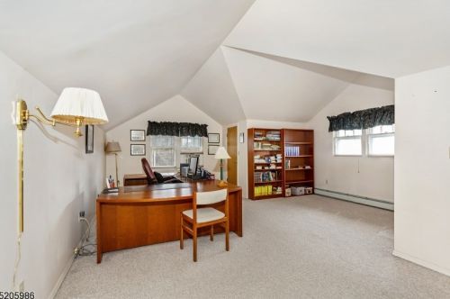 412 Greylock Pkwy, Belleville NJ 07109-2761 exterior