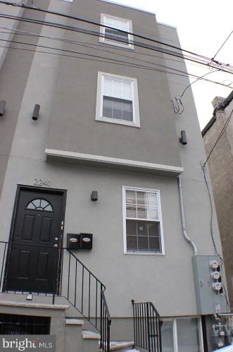 2241 Camac St, Philadelphia, PA 19133-1014