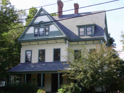 49 Grove St, Newton MA 02466-2326 exterior