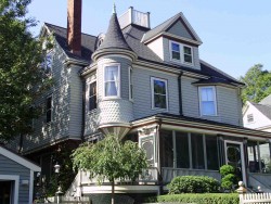 18 Woodbine St, Newton, MA 02466-1809