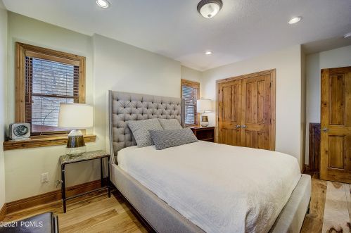 953 Park Ave, Park City UT 84060-5202 exterior