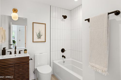 1038 Clarendon Ave, Phoenix AZ 85033-4119 exterior