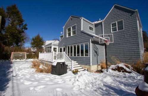 33 Sunnycrest Dr, Little Silver NJ 07739-1126 exterior