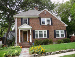 189 Carlton Rd, Newton, MA 02468-1825