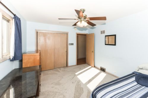 8738 Bruce Dr, Niles IL 60714-2344 exterior