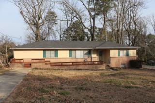 2201 Sherwood Pl, Birmingham AL  35226-3025 exterior