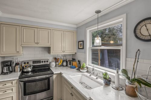 120 Viola Rd, Eastham MA  02642-1792 exterior