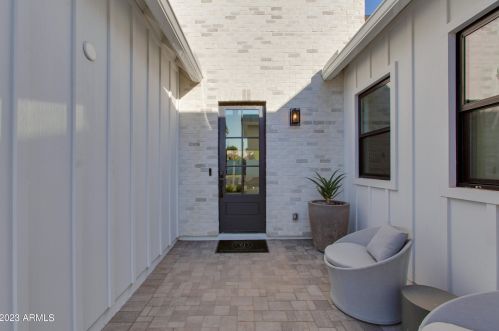 4007 34th St, Phoenix AZ  85040-1820 exterior